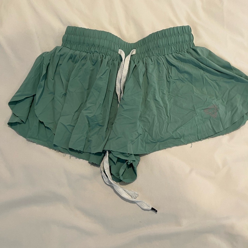 Keiki Kona Women's Green Shorts XS